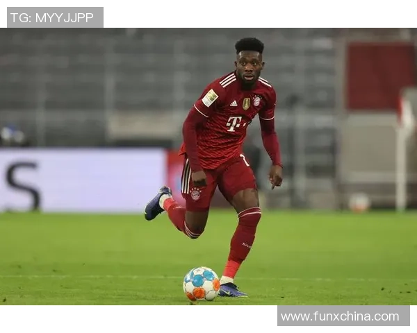 历史足球球星前十排名揭晓 谁是足坛永恒的传奇巨星